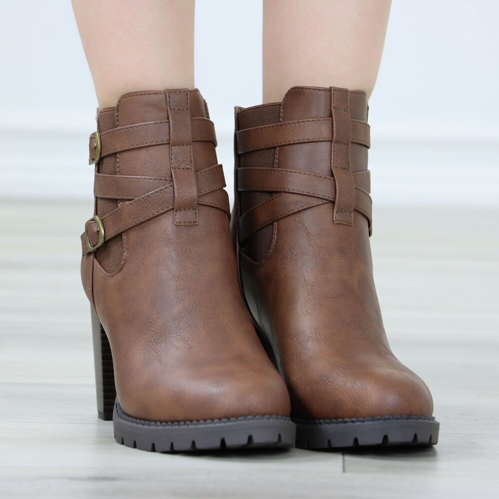 Brown Ankle Boots Chunky Lug Block Heel Synthetic Leather Round Toe - Picture 13 of 13